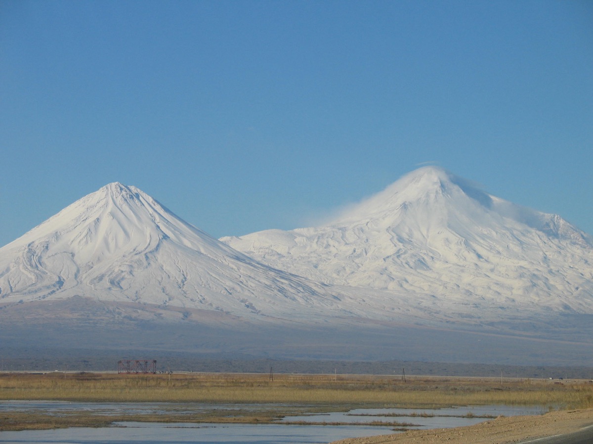 Büyük ve Küçük Ağrı Dağı manzarası, Doğubayazıt